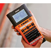 BROTHER Címkenyomtató PT-E550WVP, kézi (ipari), QWERTY billentyűzet, TZe szalag: 3,5-24mm, tölthető akku, hordtáskával
